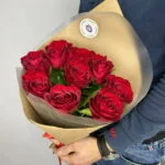 красные розы букет комплимент