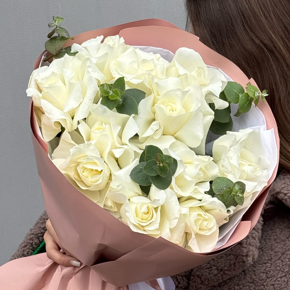 белые французские розы