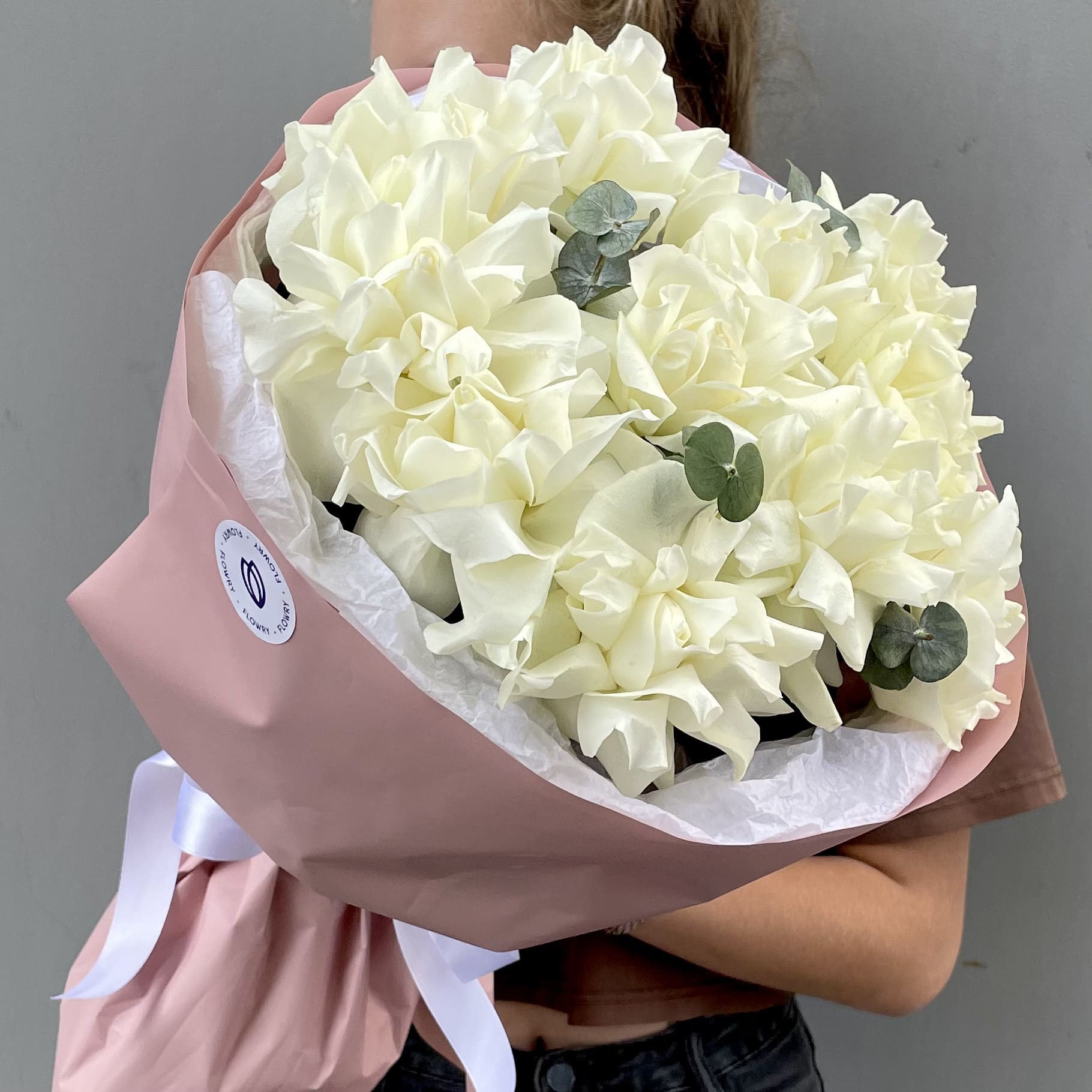 белые французские розы