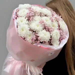 букет из хризантемы и гипсофилы